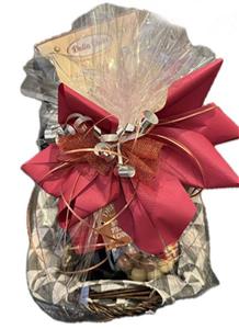 Ein Abend in Italien:
1 Fl. 75cl Re Be Bolgheri DOC,
500g Fusilloni aus Hartweizengries,
350g Tomatensugo Arrabiata,
100g Schokonüsse,
schön verpackt in Geschenkkorb mit Cellophan