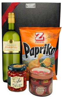Apérobox: 1 Fl. 75cl Räuschling, Gefüllte Peperoncini 260g Paprika Chips 90g  Getrocknete Tomaten 180g verpackt in schönem Karton (postversandtauglich)